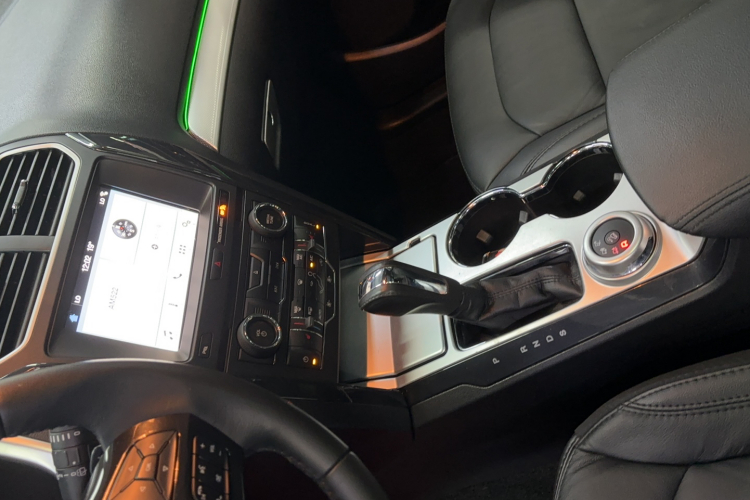 福特 探险者(进口) 2017款 2.3T 风尚版中控内饰7004