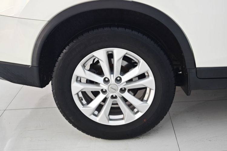 日产 奇骏 2014款 2.5L CVT尊享版 4WD车身外观6007