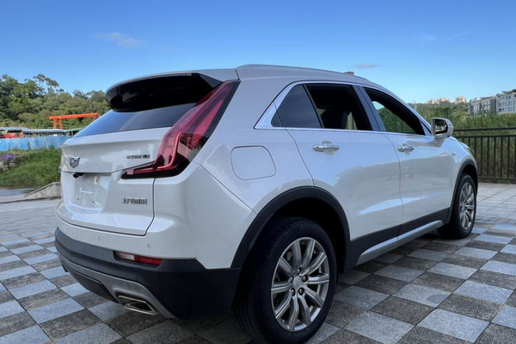 凯迪拉克XT4 2018款 28T 两驱豪华型车身外观6006