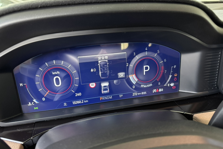 福特 探险者 2023款 EcoBoost 285 昆仑巅峰版 6座中控内饰15