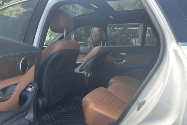 奔驰GLC 2020款 改款 GLC 260 L 4MATIC 豪华型中控内饰7011