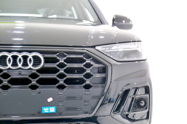 奥迪Q5L 2025款 45周年典藏版 45 TFSI 豪华动感型车身外观6003