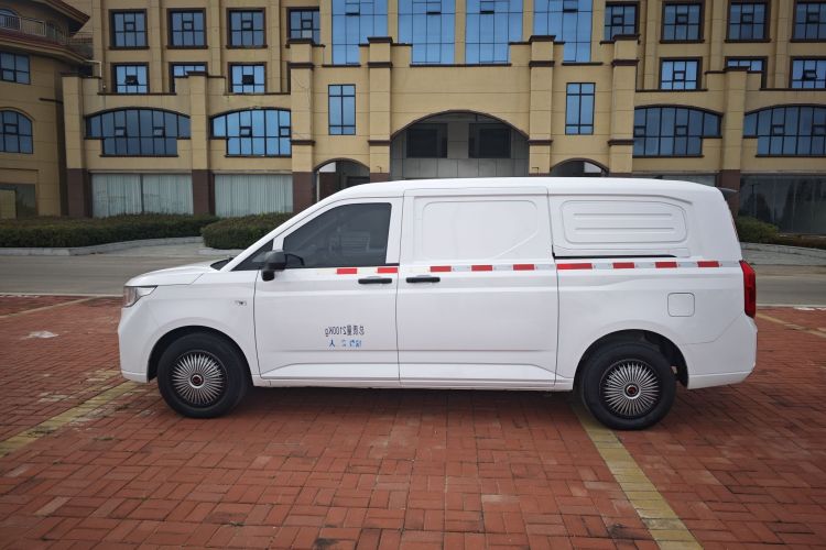 五菱汽车 五菱征程 2021款 1.5T 手动舒适型封窗版车身外观6004