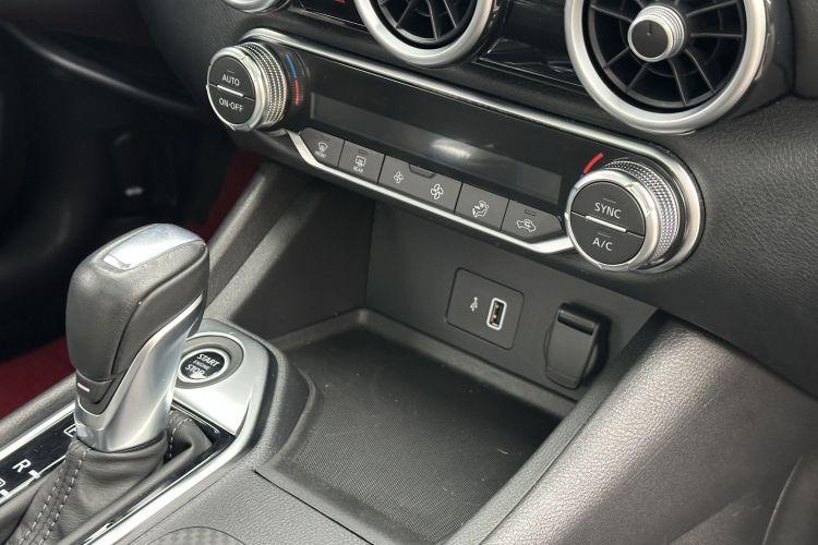 日产 轩逸 2021款 1.6L XL CVT悦享版中控内饰7009