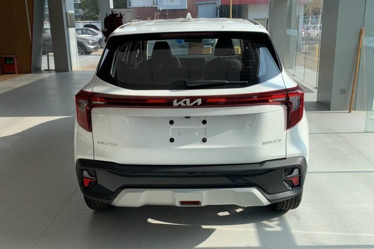 起亚 赛图斯 2026款 1.5L IVT豪华舒享版车身外观6004