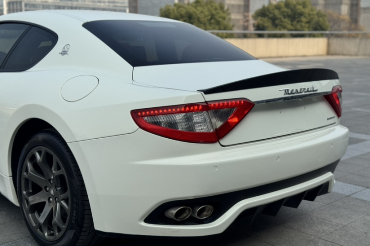 玛莎拉蒂 GranTurismo 2007款 4.2L 标准版局部细节9002