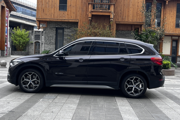 宝马X1 2016款 sDrive20Li 豪华型车身外观6007