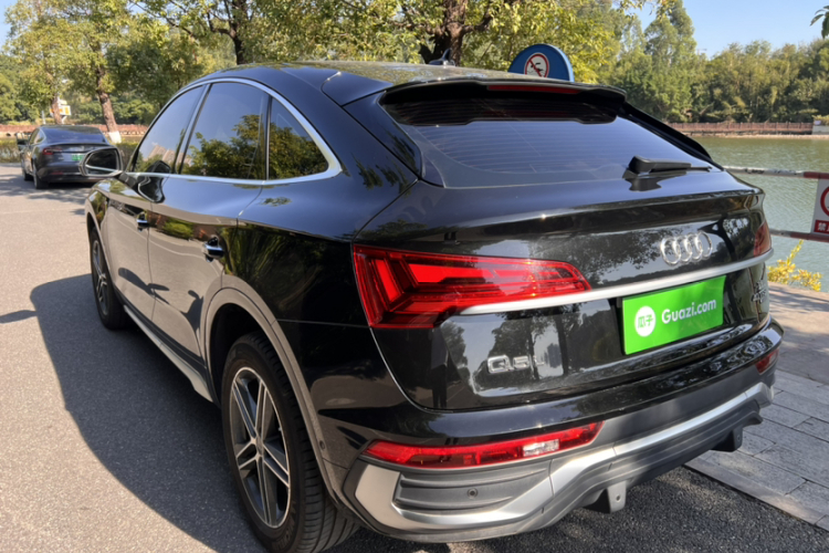 奥迪Q5L Sportback 2021款 40 TFSI 时尚型车身外观6005