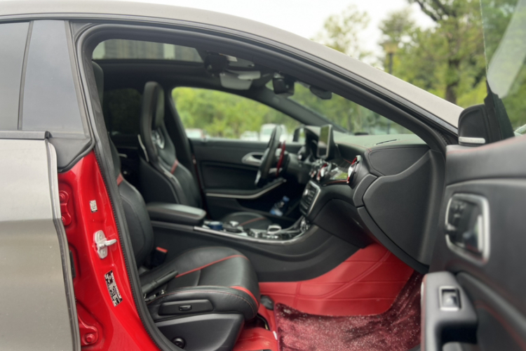 奔驰CLA AMG 2016款 AMG CLA 45 4MATIC中控内饰7003