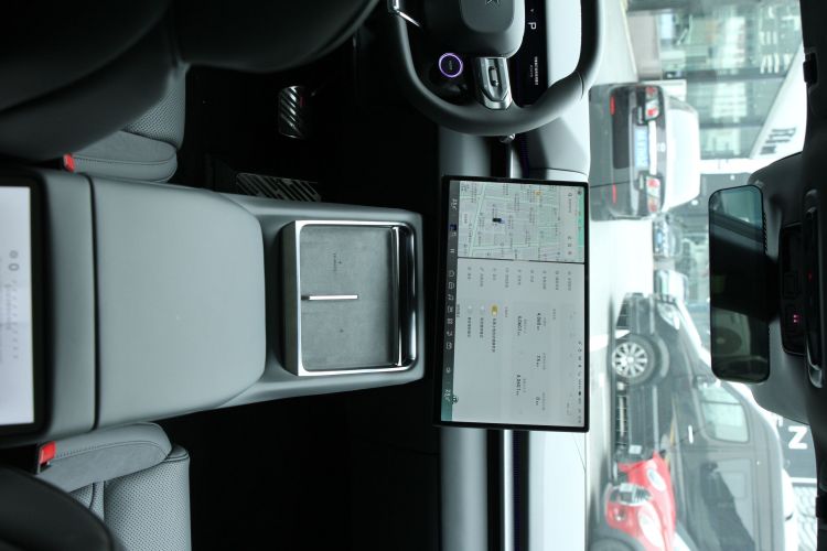 小鹏P7 2025款 750 四驱高性能 Ultra中控内饰7010