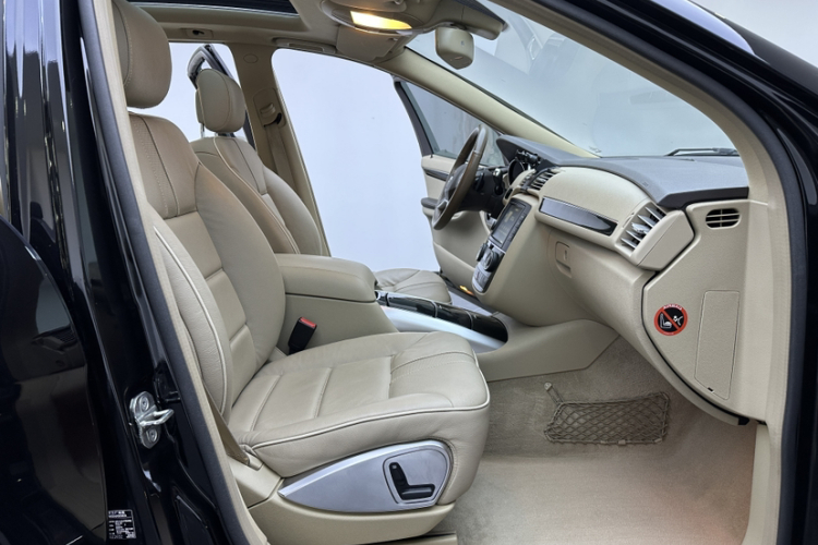 奔驰R级 2017款 R 320 4MATIC 商务型臻藏版中控内饰7007