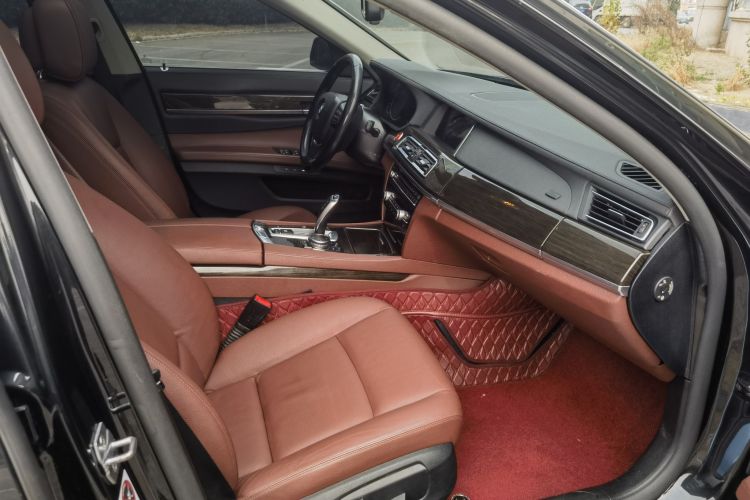 宝马7系 2014款 730Li 臻享型中控内饰7013