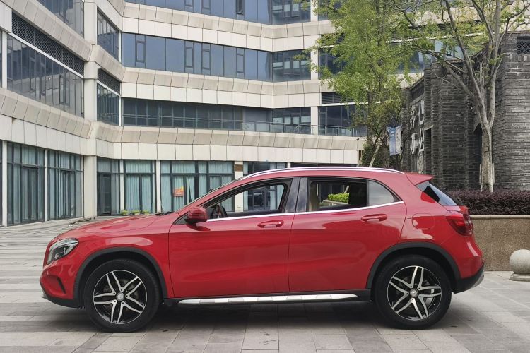 奔驰GLA 2016款 GLA 220 4MATIC 时尚型车身外观6003