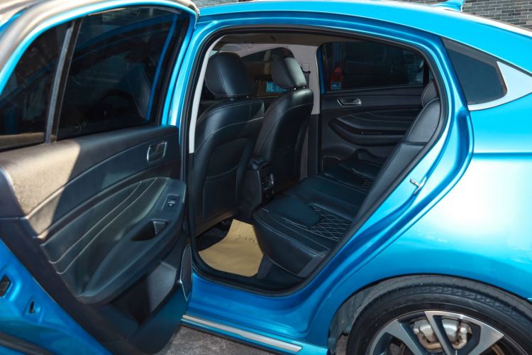 奇瑞 艾瑞泽GX 2019款 Pro 1.5T CVT睿色版 国VI中控内饰7004