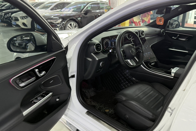 奔驰C级 2022款 改款 C 200 L 运动版中控内饰7002