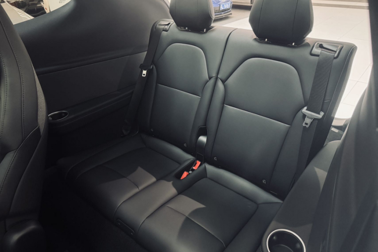 特斯拉 Model Y L 2025款 长续航全轮驱动版中控内饰7010