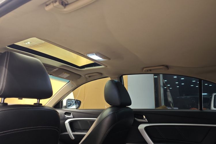 吉利汽车 帝豪 2017款 三厢百万款 1.5L 手动向上版局部细节22