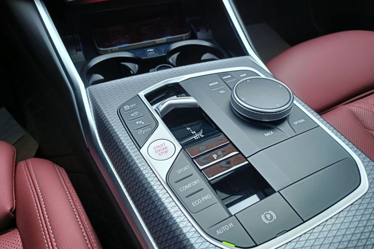 宝马3系 2024款 325Li M运动曜夜套装中控内饰7012