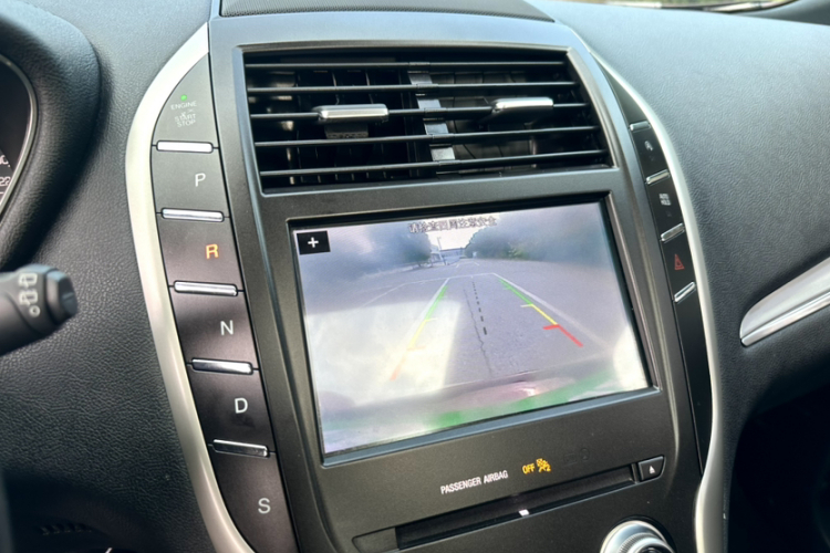 林肯MKC 2019款 2.0T 两驱尊享版 国VI中控内饰7003