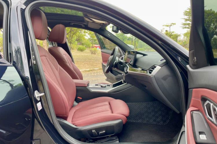 宝马3系 2024款 325i M运动曜夜套装中控内饰7005