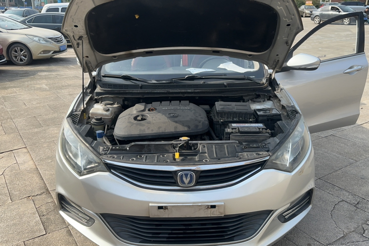 长安 逸动 2013款 1.6L 自动俊酷型 国IV局部细节24