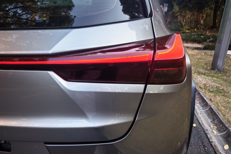 雷克萨斯UX新能源 2020款 300e 纯·悦版车身外观6004