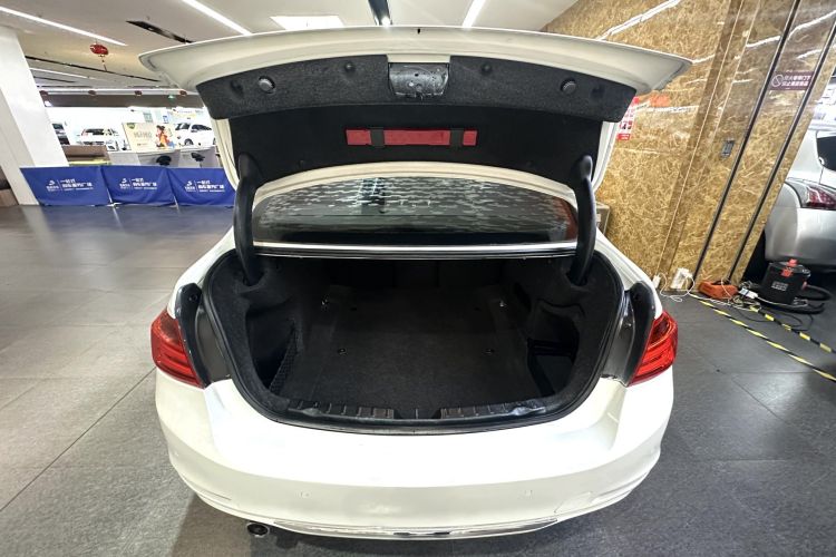 宝马3系 2013款 320Li 时尚型车身外观6007