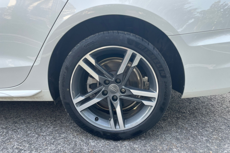 奥迪A4L 2020款 40 TFSI 时尚动感型车身外观6006