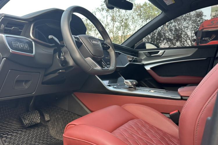 奥迪A7L 2024款 45 TFSI quattro S-line 黑武士版中控内饰7005