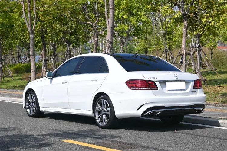 奔驰E级 2015款 改款 E 260 L 运动型车身外观6005