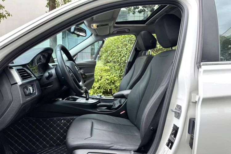 宝马3系 2016款 320Li 时尚型局部细节19