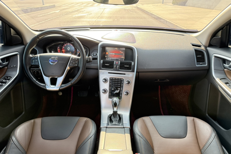 沃尔沃XC60 2017款 T5 AWD 智远升级版中控内饰7002