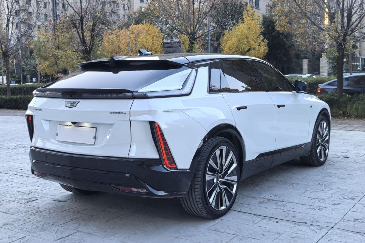 凯迪拉克 IQ锐歌 2022款 四驱高性能尊贵版车身外观6006