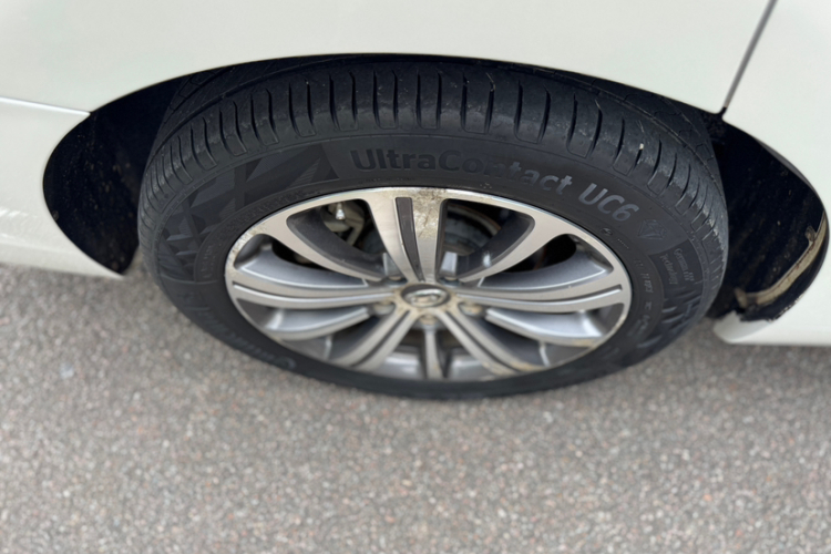 广汽传祺 传祺M8 2018款 320T 旗舰版车身外观6004