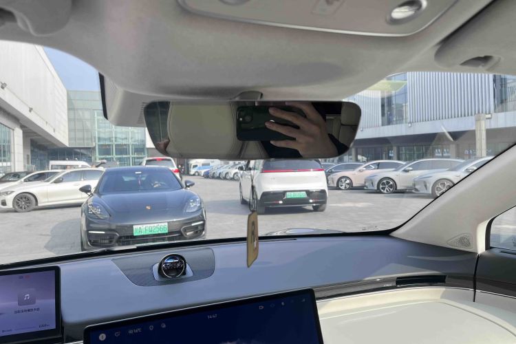 鸿蒙智行 智界R7 2024款 纯电 736km UItra中控内饰7011