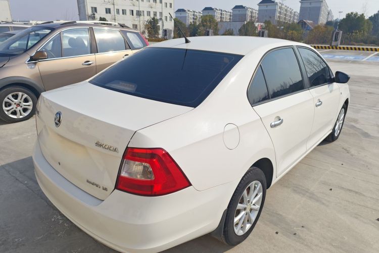 斯柯达 昕锐 2013款 1.6L 手动乐选型车身外观6006