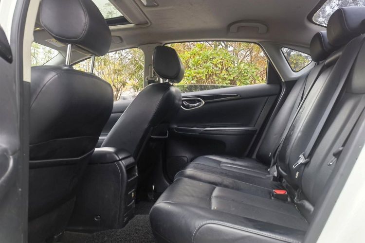 日产 轩逸 2016款 1.6XL  CVT尊享版中控内饰7002