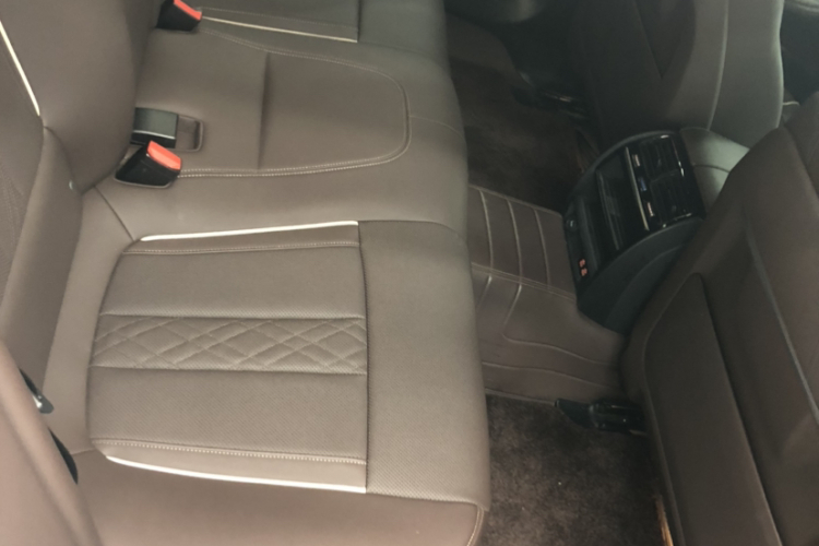 宝马5系 2023款 改款 530Li 领先型 M运动套装中控内饰7010