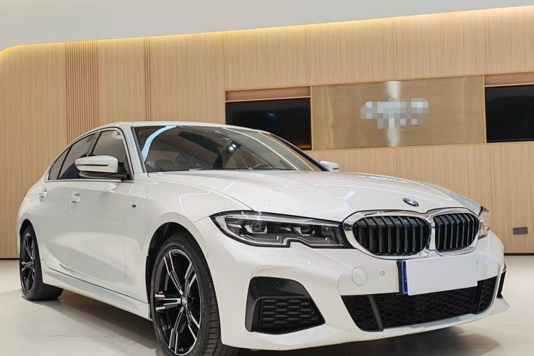 宝马3系 2021款 改款 325i M运动套装车身外观6002