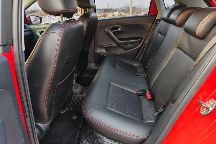 大众 Polo 2016款 1.4L 自动风尚型中控内饰7006