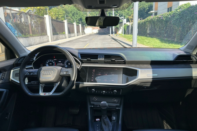 奥迪Q3 Sportback 2020款 40 TFSI 时尚型中控内饰7009