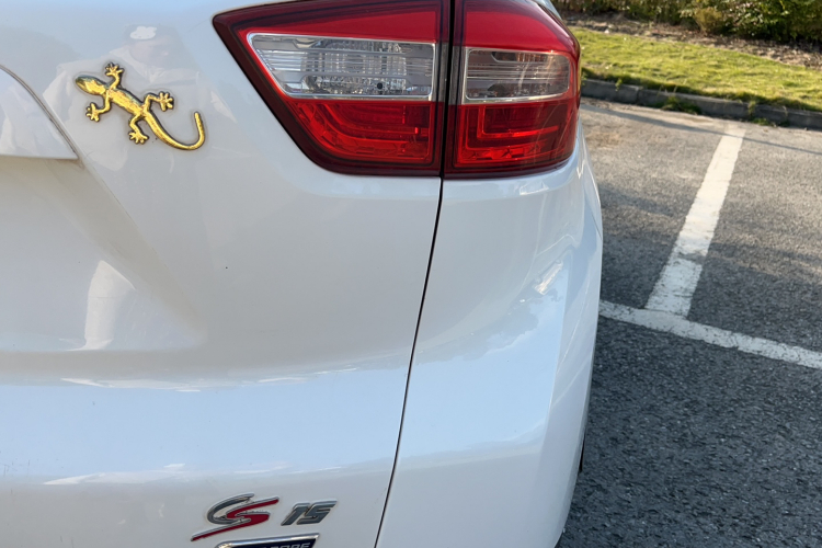 长安CS15 2016款 1.5L 手动豪华版车身外观6007