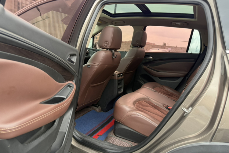 别克 昂科威 2017款 20T 两驱精英型中控内饰7010