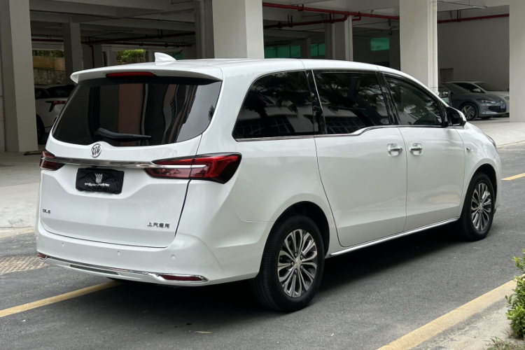 别克GL8 2023款 改款 陆上公务舱 豪华型车身外观6006