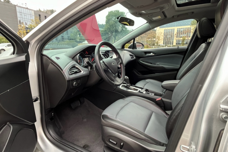 雪佛兰 科鲁兹 2018款 Redline 330T 双离合领锋版中控内饰7003