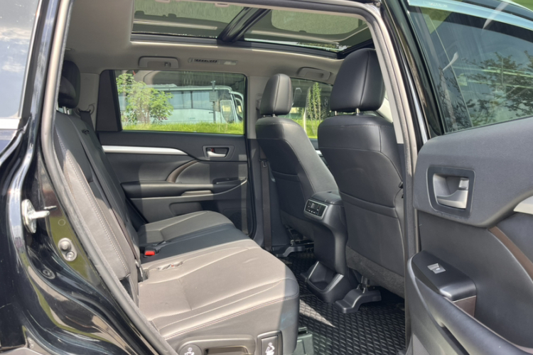 丰田 汉兰达 2017款 2.0T 四驱豪华版 7座中控内饰7006