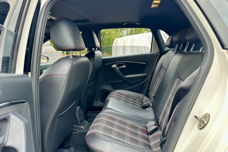 大众 Polo 2016款 1.4TSI GTI中控内饰7010