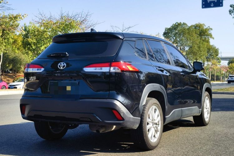 丰田 卡罗拉锐放 2023款 2.0L 精英版车身外观6004