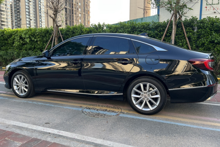 本田 雅阁 2022款 260TURBO 豪华版车身外观6009