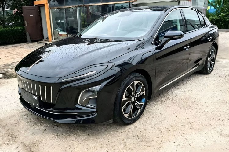 红旗E-QM5 2022款 431km 充电乐享版车身外观1